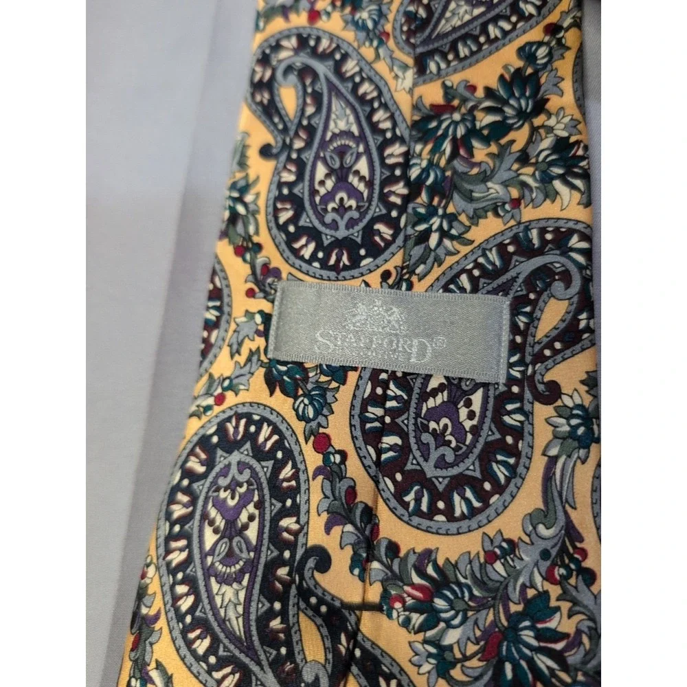 Stafford USA Made 100% Silk Tie Gold Paisley Floral Vintage Classic Mens Necktie